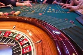 Buffalo King slot game interface showing cascading reels and free-spin feature on mabar89